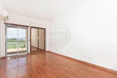 Apartamento T3 para Arrendamento em Arruda dos Vinhos