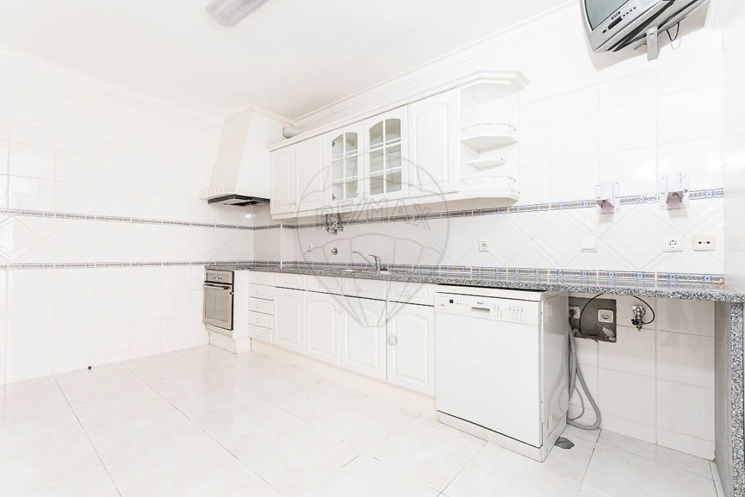 Apartamento T3 para Arrendamento em Arruda dos Vinhos Foto 20
