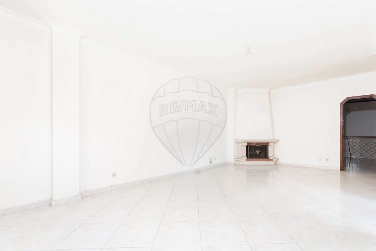 Apartamento T3 para Arrendamento em Arruda dos Vinhos Foto 11