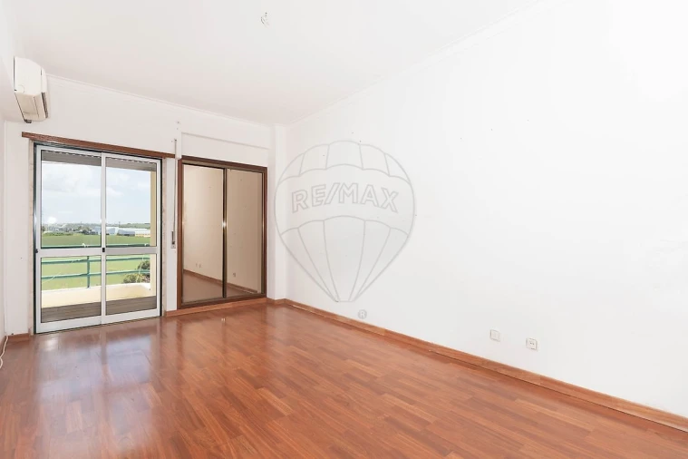 Apartamento T3 para Arrendamento em Arruda dos Vinhos Foto 5