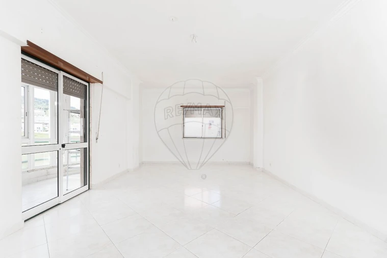 Apartamento T3 para Arrendamento em Arruda dos Vinhos Foto 18