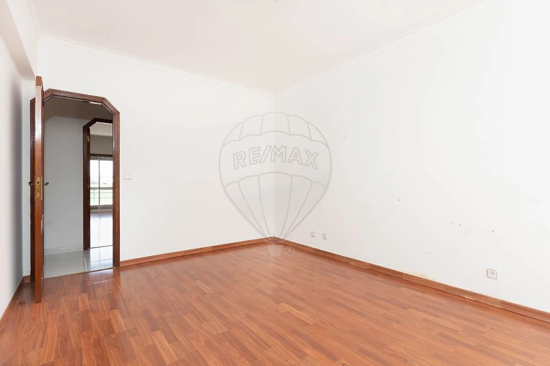 Apartamento T3 para Arrendamento em Arruda dos Vinhos Foto 3