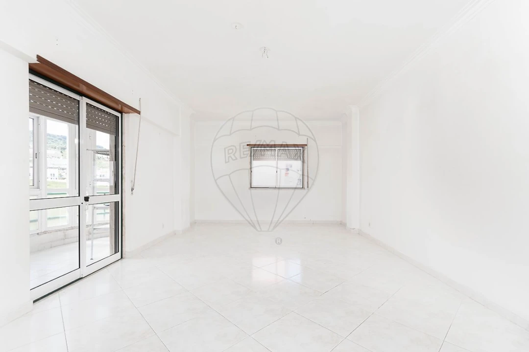 Apartamento T3 para Arrendamento em Arruda dos Vinhos Foto 18