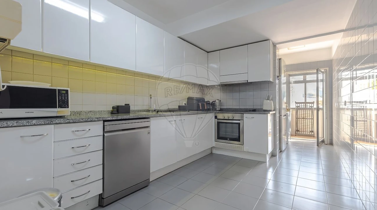 Apartamento T2 para Venda em Pedrouços Foto 17