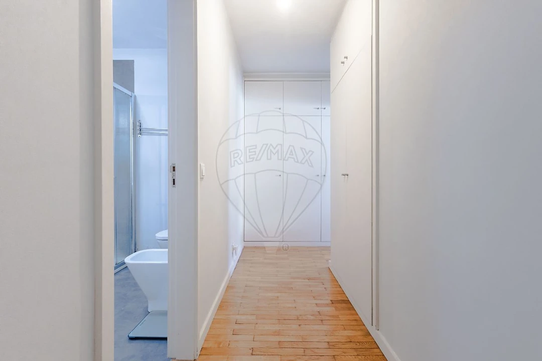 Apartamento T2 para Venda em Pedrouços Foto 4