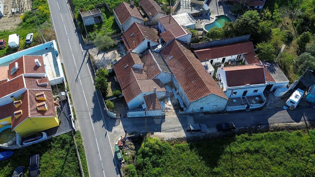 Moradia T2 para Venda em Carvoeira e Carmões Foto 13