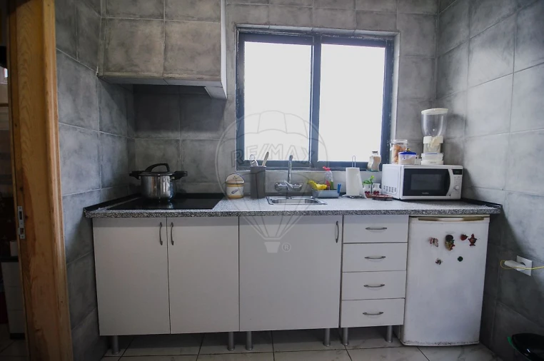 Moradia T2 para Venda em Carvoeira e Carmões Foto 6
