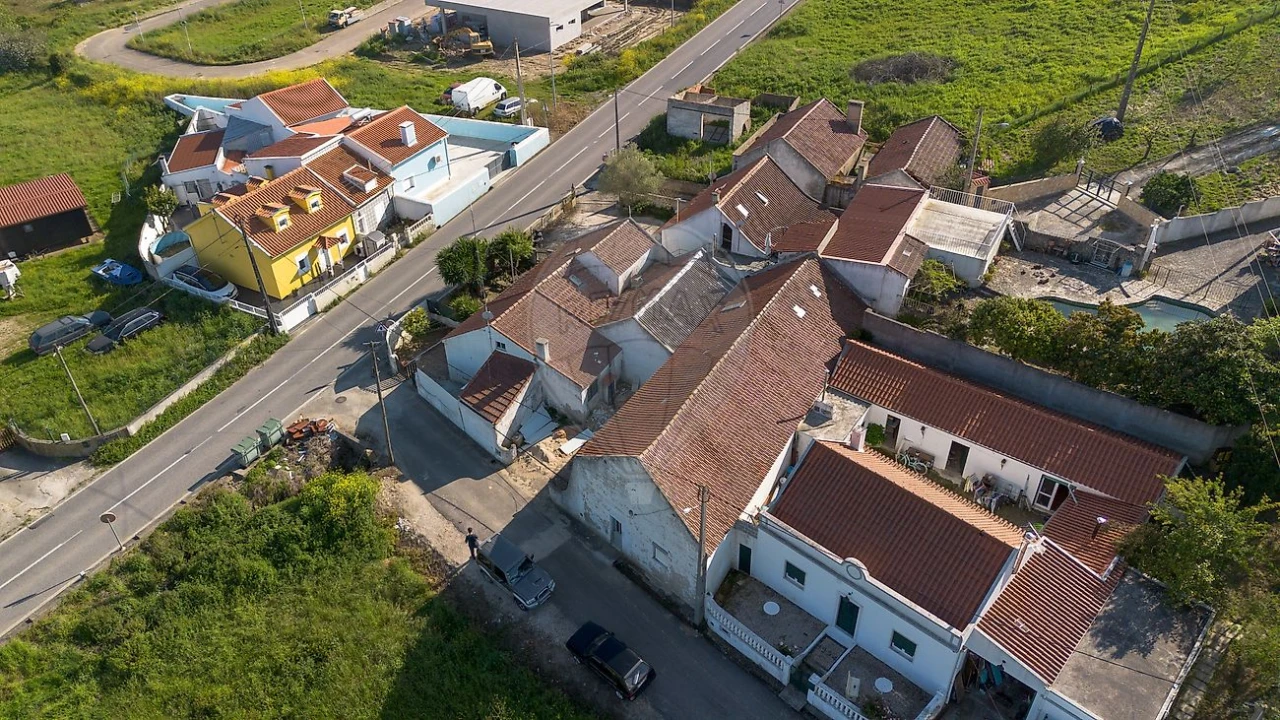Moradia T2 para Venda em Carvoeira e Carmões Foto 12