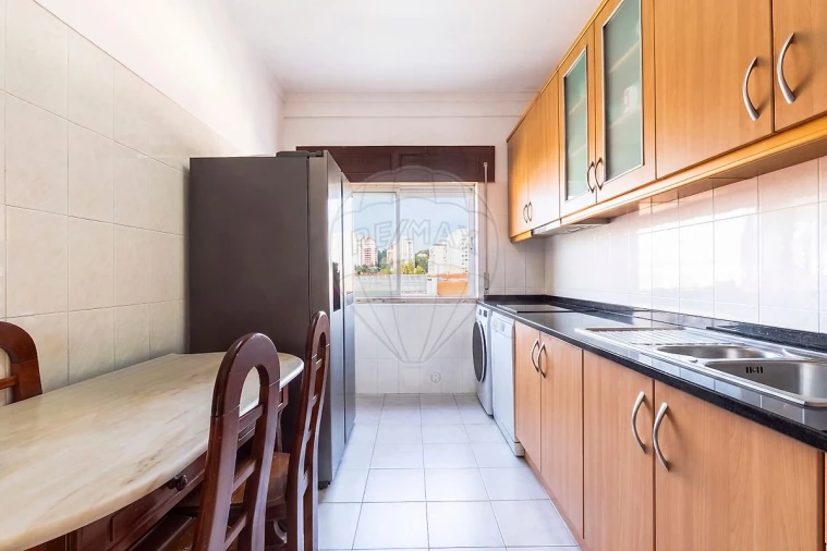 Apartamento T2 para Venda em Algueirão-Mem Martins Foto 6