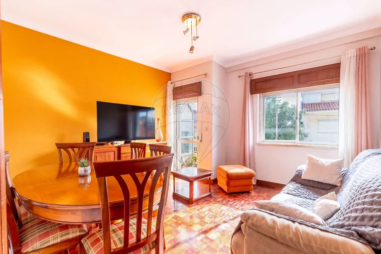 Apartamento T2 para Venda em Algueirão-Mem Martins Foto 5