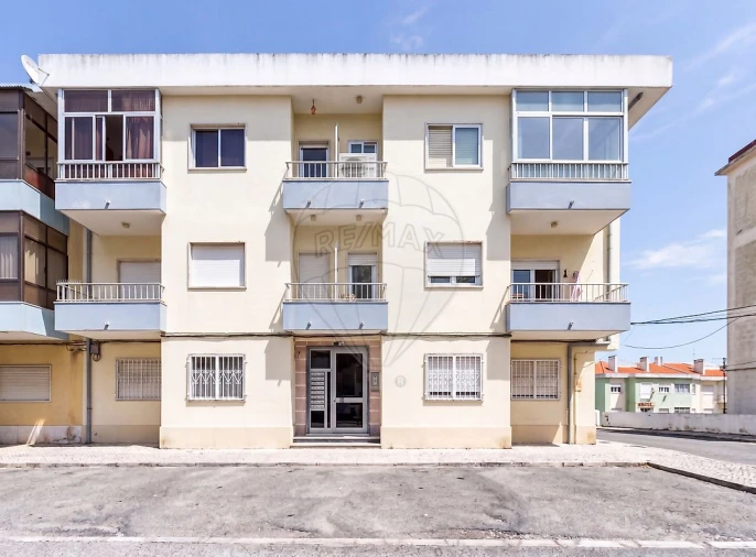 Apartamento T2 para Venda em Algueirão-Mem Martins Foto 4