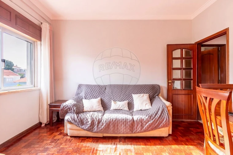 Apartamento T2 para Venda em Algueirão-Mem Martins Foto 3