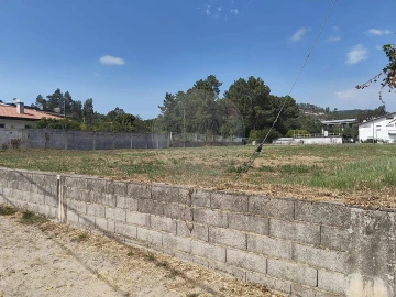 Terreno para Arrendamento em Macieira de Sarnes