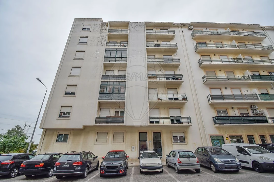 Apartamento T3 para Venda em Carregado e Cadafais Foto 24