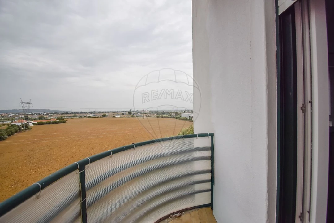 Apartamento T3 para Venda em Carregado e Cadafais Foto 8
