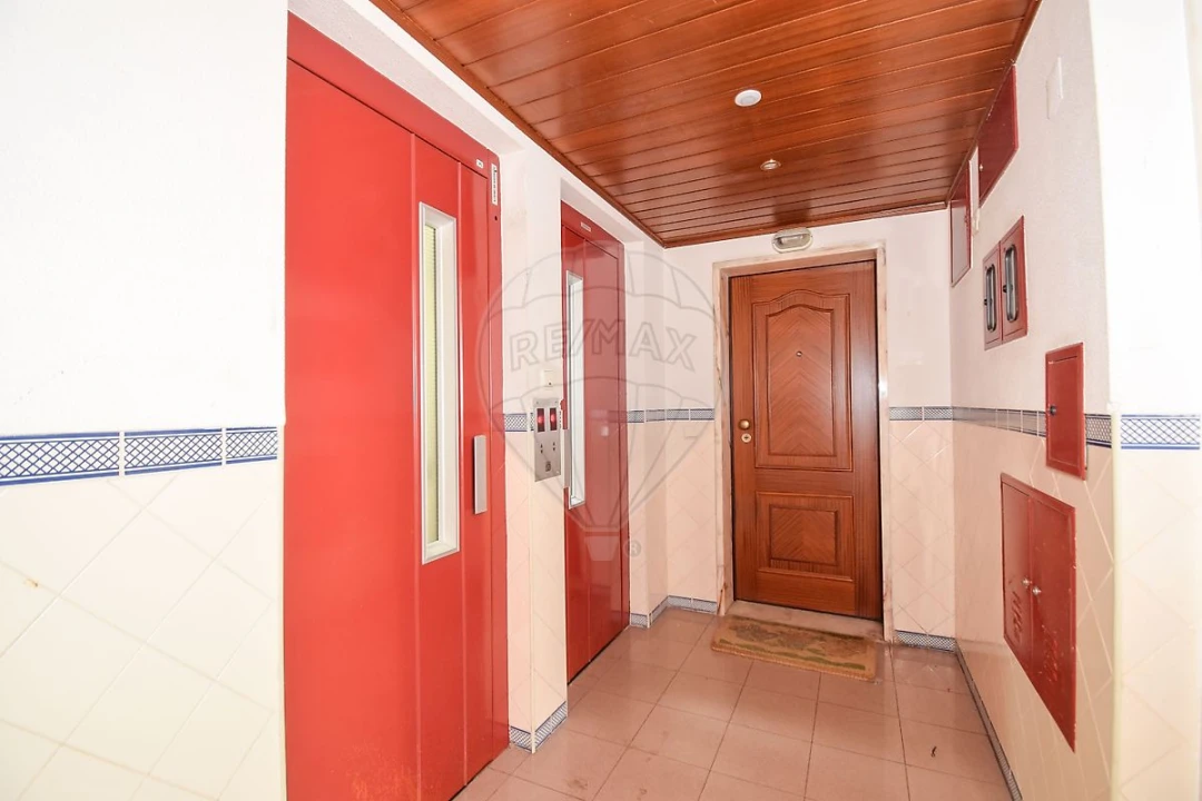 Apartamento T3 para Venda em Carregado e Cadafais Foto 22