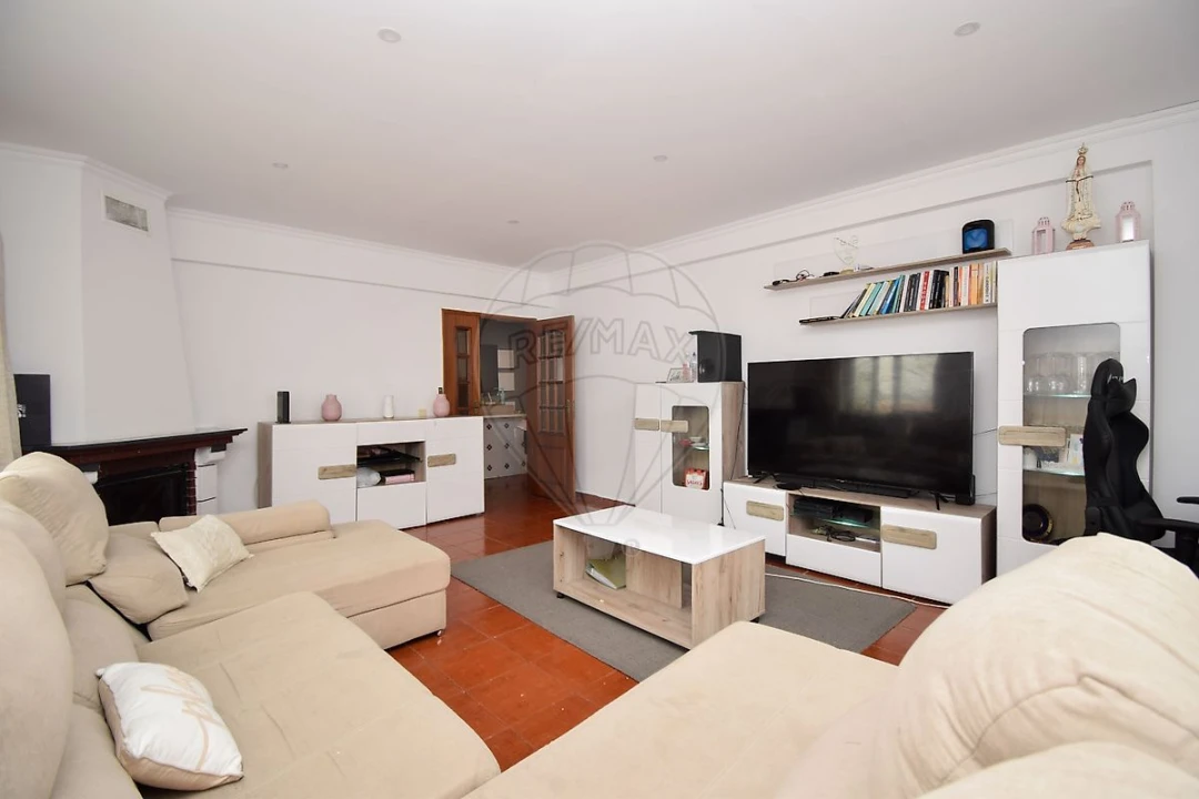Apartamento T3 para Venda em Carregado e Cadafais Foto 3