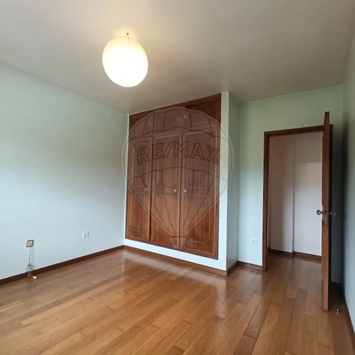 Apartamento T3 para Arrendamento em Eixo e Eirol Foto 2
