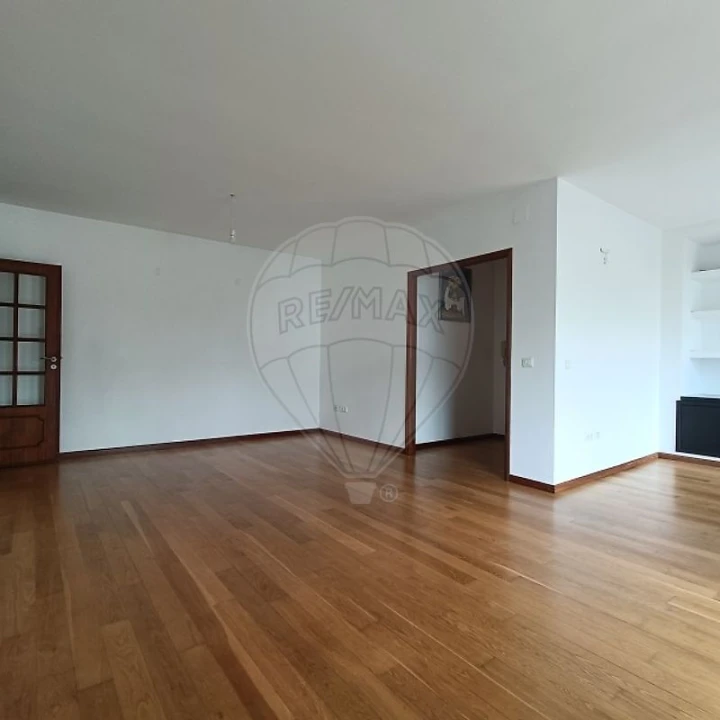 Apartamento T3 para Arrendamento em Eixo e Eirol Foto 8