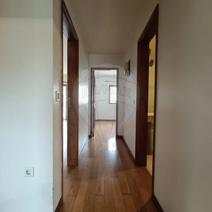 Apartamento T3 para Arrendamento em Eixo e Eirol Foto 6