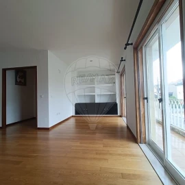 Apartamento T3 para Arrendamento em Eixo e Eirol