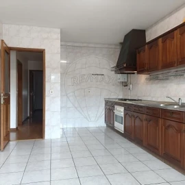 Apartamento T3 para Arrendamento em Eixo e Eirol