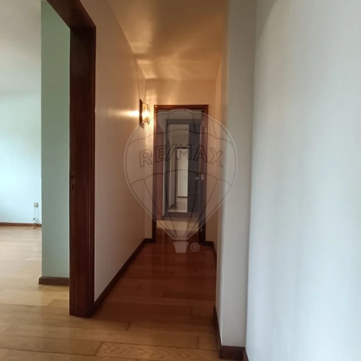 Apartamento T3 para Arrendamento em Eixo e Eirol Foto 5