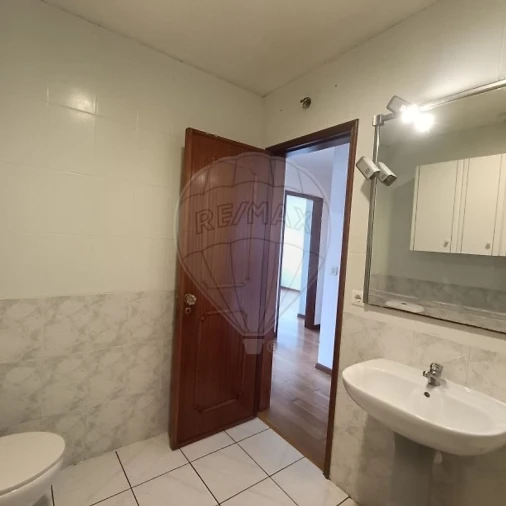 Apartamento T3 para Arrendamento em Eixo e Eirol Foto 7