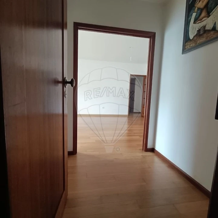 Apartamento T3 para Arrendamento em Eixo e Eirol Foto 11