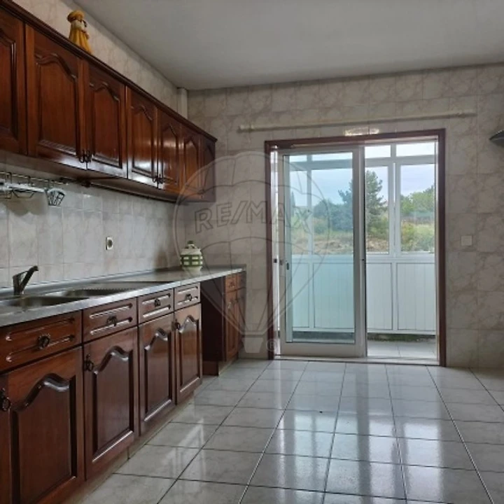 Apartamento T3 para Arrendamento em Eixo e Eirol Foto 1
