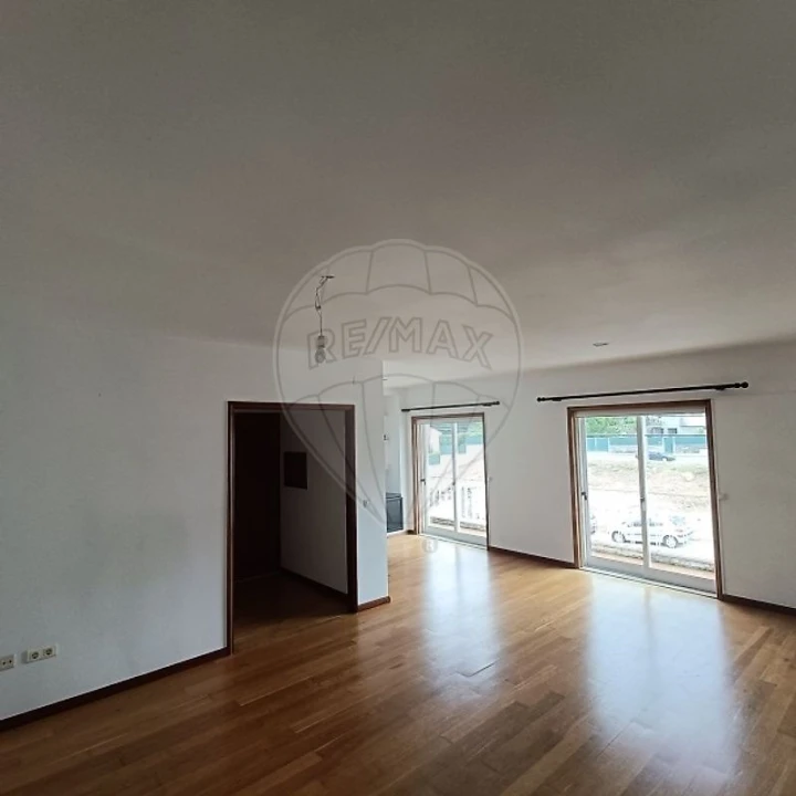 Apartamento T3 para Arrendamento em Eixo e Eirol Foto 13