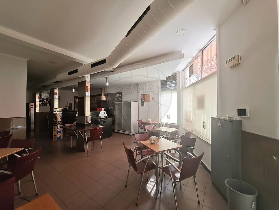 Negócio para Venda em Vilar de Andorinho Foto 6