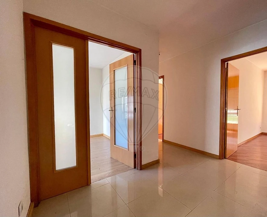 Apartamento T3 para Venda em Rio Tinto Foto 3