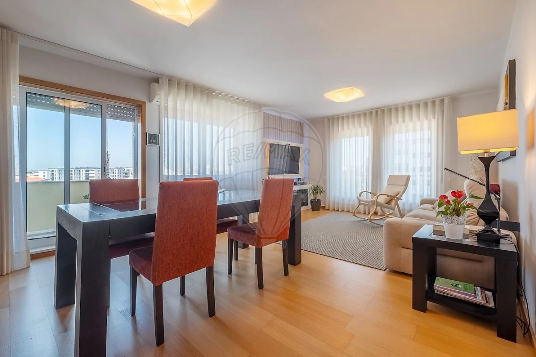 Apartamento T4 para Venda em Ramalde Foto 17