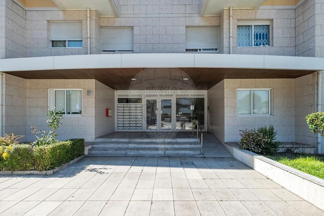 Apartamento T4 para Venda em Ramalde Foto 12