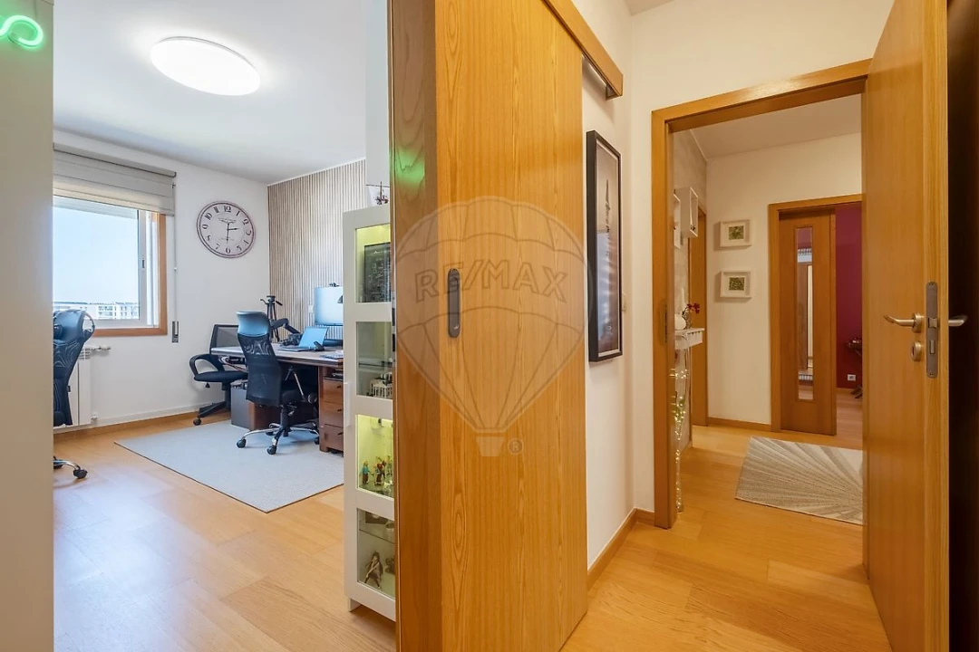 Apartamento T4 para Venda em Ramalde Foto 7
