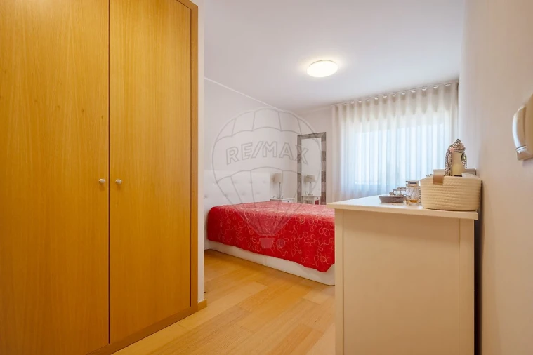 Apartamento T4 para Venda em Ramalde Foto 8