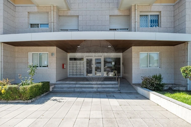 Apartamento T4 para Venda em Ramalde Foto 12