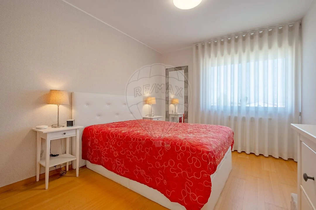 Apartamento T4 para Venda em Ramalde Foto 11