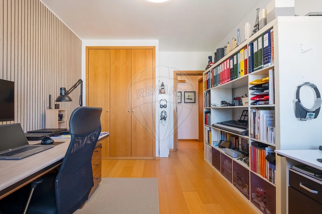 Apartamento T4 para Venda em Ramalde Foto 10