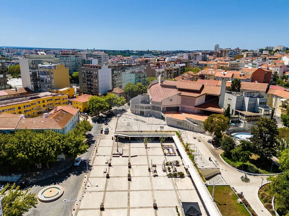 Negócio para Venda em Almada, Cova da Piedade, Pragal e Cacilhas Foto 10