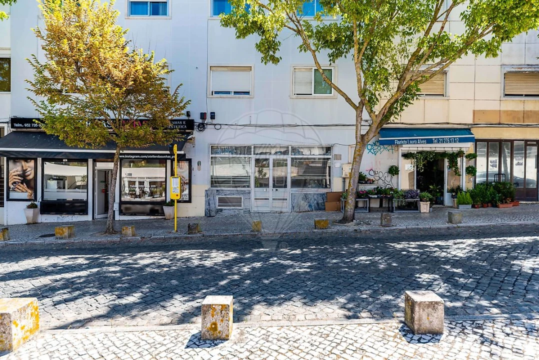 Negócio para Venda em Almada, Cova da Piedade, Pragal e Cacilhas Foto 22