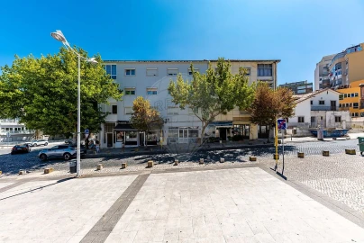 Negócio para Venda em Almada, Cova da Piedade, Pragal e Cacilhas