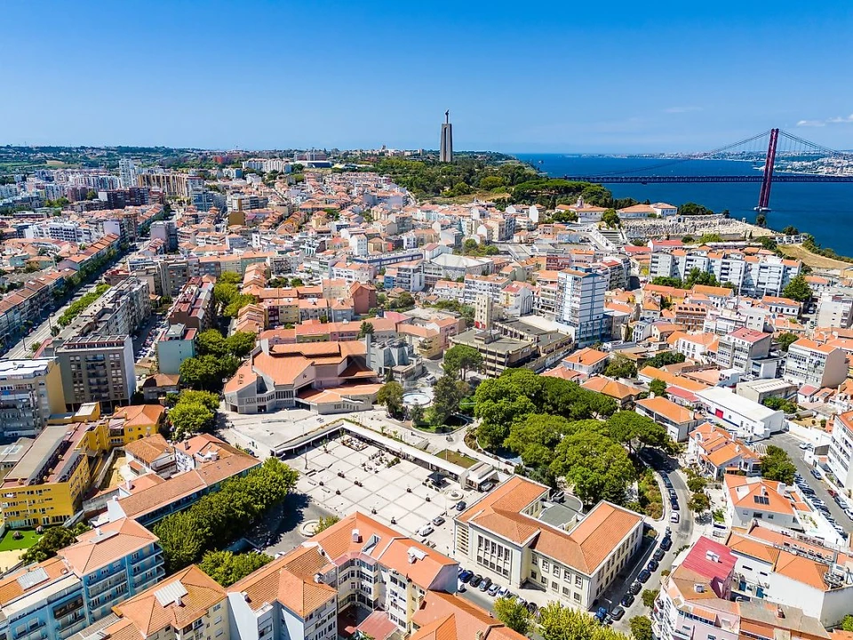 Negócio para Venda em Almada, Cova da Piedade, Pragal e Cacilhas Foto 7