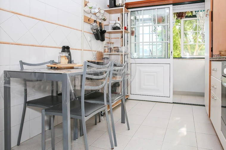 Apartamento T2 para Venda em Azambuja Foto 3