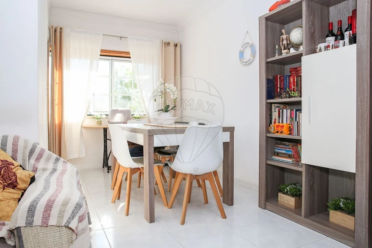 Apartamento T2 para Venda em Azambuja Foto 10