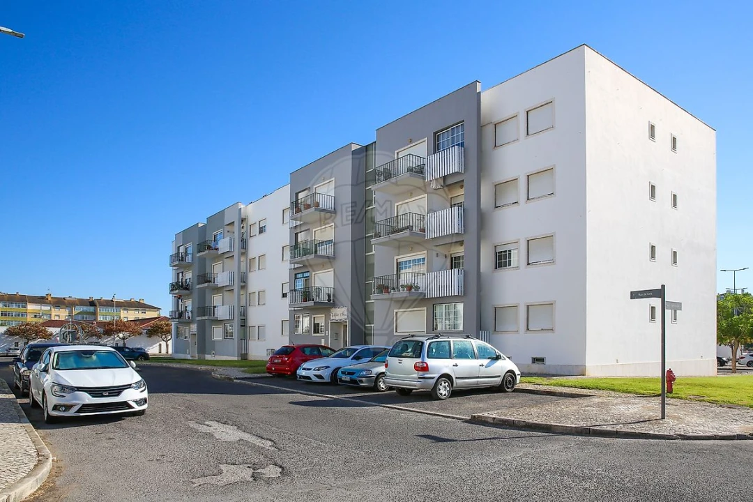 Apartamento T2 para Venda em Azambuja Foto 5