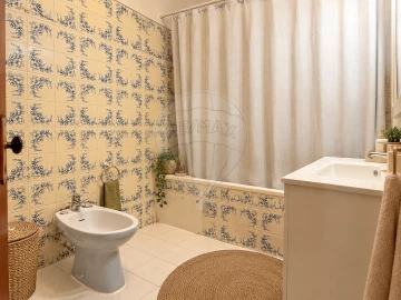 Apartamento T2 para Venda em Massamá e Monte Abraão