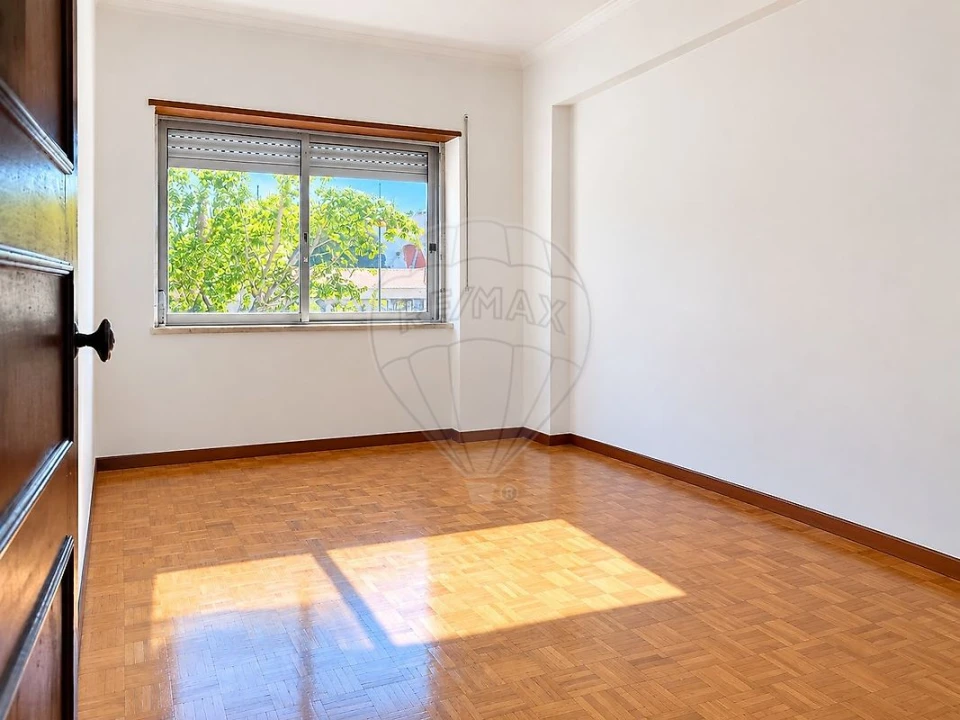 Apartamento T2 para Venda em Massamá e Monte Abraão Foto 9