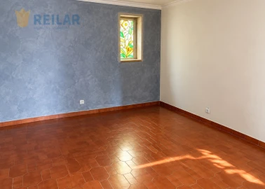 Moradia T5 para Venda em Charneca de Caparica e Sobreda